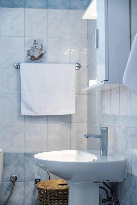 T Apartment Tinos Luaran gambar